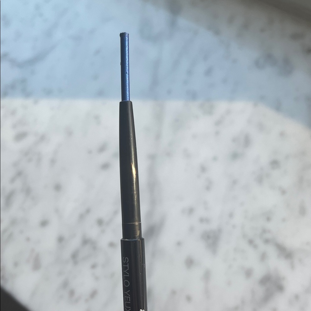 CHANEL Fervent Blue Eyeliner - Picture 3 of 4